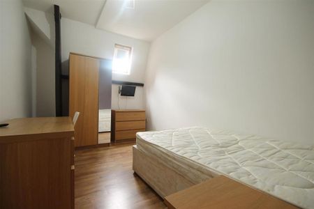 3 bedroom apartment to rent - Photo 2