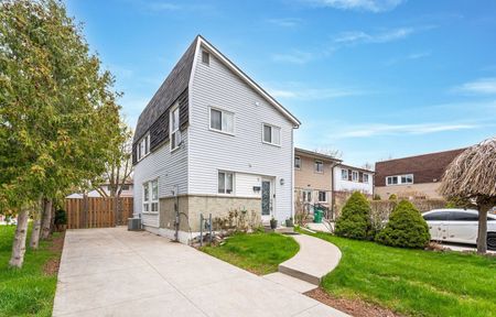 For Lease - 9 Hawkins Court, Brampton, Ontario - Photo 3