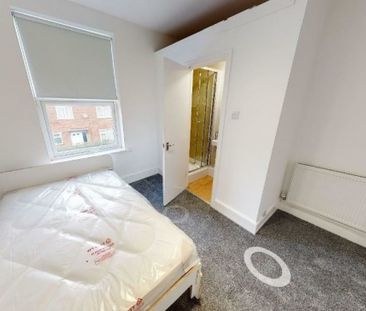 5 bed Semi-Detached House for Rent - Photo 2