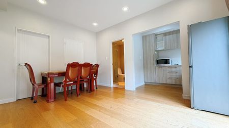 Stunning Self-Contained 2-Bedroom Home in Albany - Photo 2
