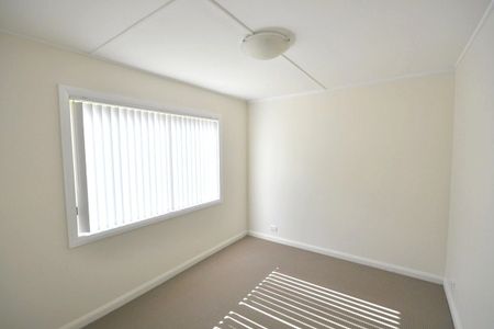 SPACIOUS FAMILY HOME - Photo 5