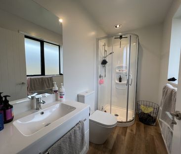 66 Oaks Drive, Lincoln - Photo 4