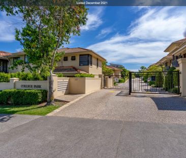 Varsity Lakes - Photo 1