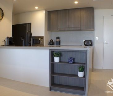 CENTRAL MAROOCHYDORE 2 BEDROOM APARTMENT - Photo 5