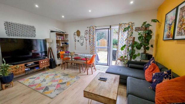 5 bedroom townhouse to rent - Photo 1