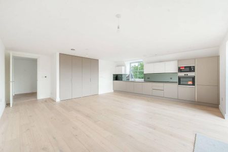 3 bedroom flat to rent - Photo 5