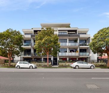 Ground Floor Apartment with Private Terrace - Photo 4
