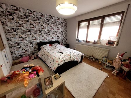 Location Appartement 5 pièces 116m² - Photo 4