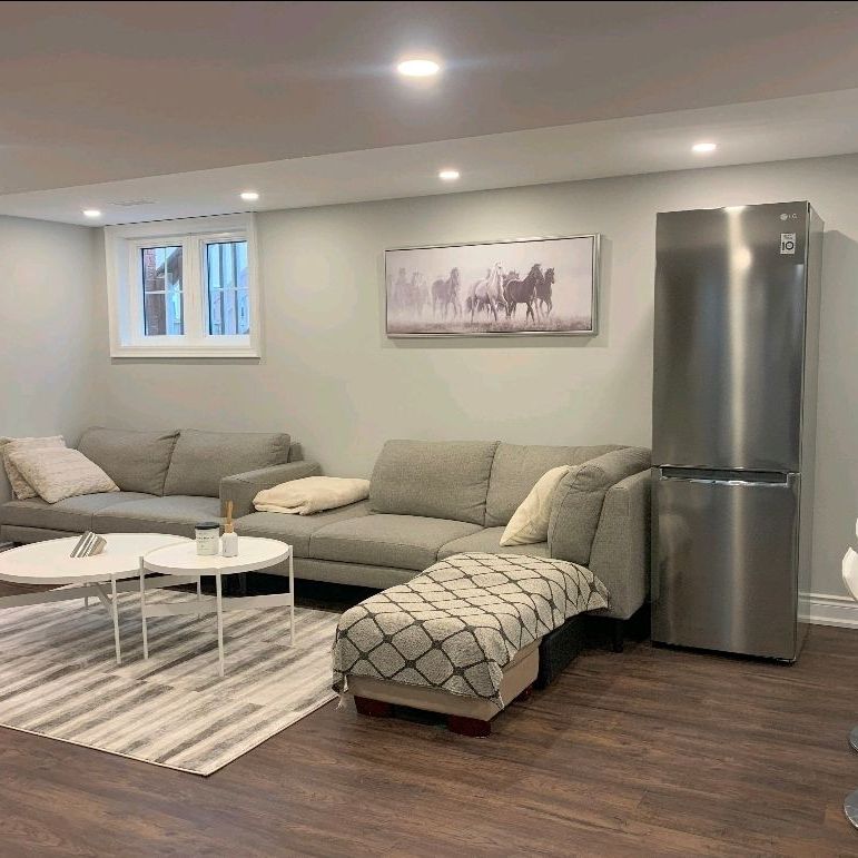 For Lease - 2285 Blue Oak Circle Unit# Basement, Oakville, Ontario - Photo 1