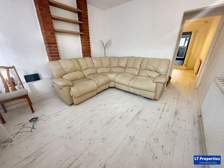 2 bedroom terraced house to rent - Photo 4