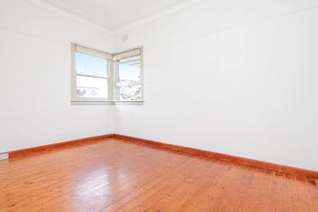 Three Bedroom Home In Whisper Quiet Location - Photo 3