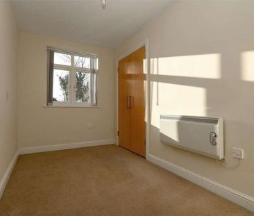 Coventry Road, Warwick, CV34 - Photo 4