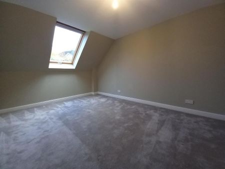 4 bedroom detached house to rent - Photo 3