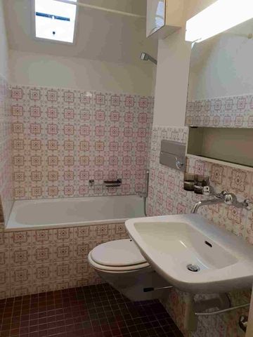 Altbauwohnung mit Flair mitten in der Stadt! - Photo 3