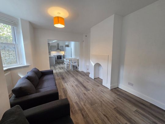 4 Bed Terraced House, Exon Street, SE17 - Photo 1