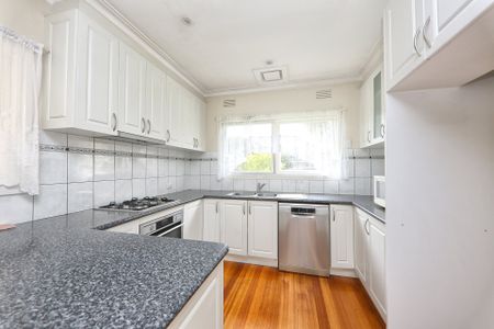 11 Tudor Road, Doncaster - Photo 3