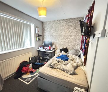 25 Langdale Gardens, Leeds, LS6 4HA - Photo 4