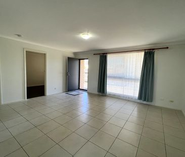 Convenient Two Bedroom Unit - Photo 4