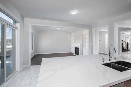 For Lease - 80 Robb Thompson Road, East Gwillimbury, Ontario - Photo 4