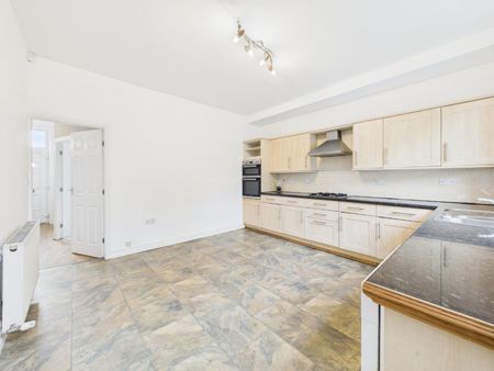 3 bedroom House To Let - Photo 3