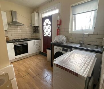 Room in a Shared House, Hanover Square, LS3 - Photo 4