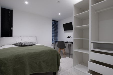 6 bedroom flat to rent - Photo 4