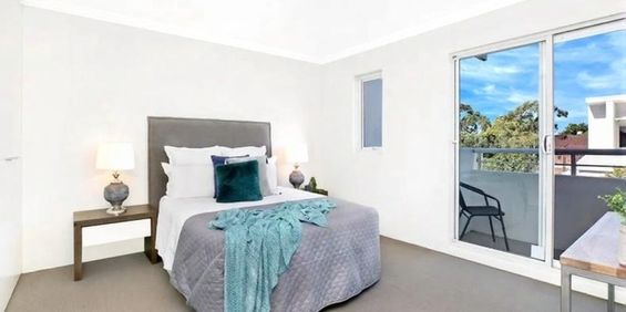 103sqm entertainers' 1 bed apartment on the city fringe - Photo 3