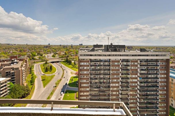 5740 Cavendish Boulevard, Côte Saint-Luc, QC - Photo 1