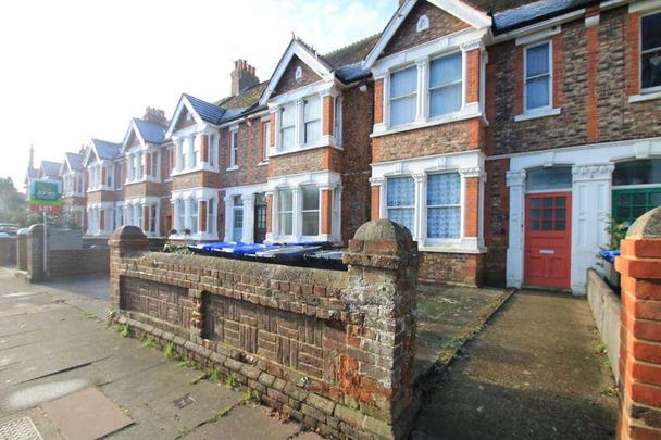 Shakespeare Road, BN11 - Photo 1