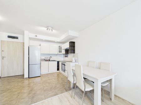 Dwa pokoje z garażem na strzeżonym osiedlu - Zdjęcie 2