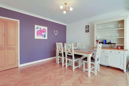 Claremount Gardens, Epsom, KT18 - Photo 4