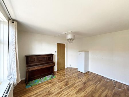 2 bedroom terraced house to rent - Photo 2