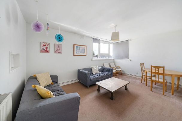 3 Bed Flat, Temperley Road, SW12 - Photo 1