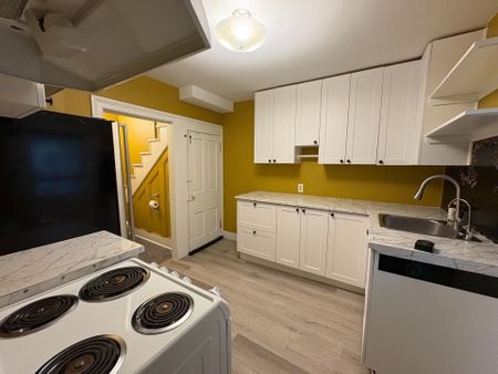 For Lease - 213 Prospect Street Unit# 1, Newmarket, Ontario - Photo 4