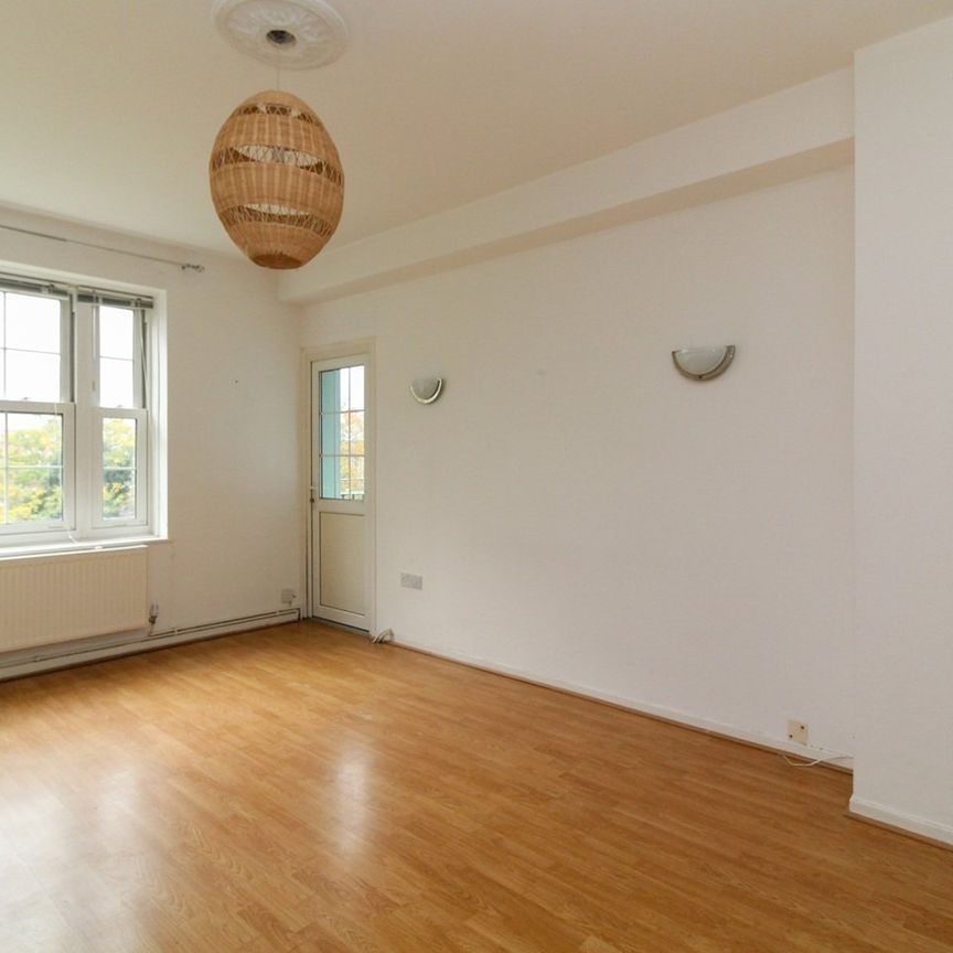 4 Bed Flat, Howland House, SW16 - Photo 1