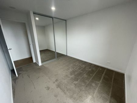 Stylish Apartment for Rental in the Heart of Carnegie - Photo 5