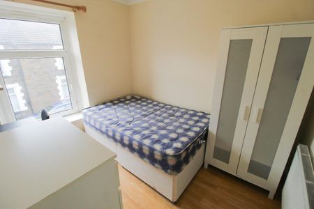 King Street, Treforest - Photo 3