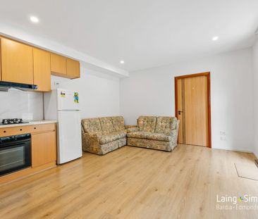 Two bedrooms granny flat - Photo 1