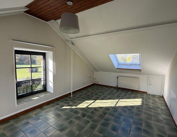 Gemütliche Dachgeschosswohnung in ruhiger Lage mit tollem Blick - Photo 1