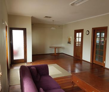 Spacious Home in Albert Park - Photo 1