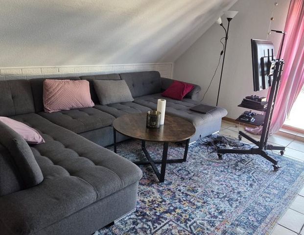 Vollmöblierte Dachgeschosswohnung in Köln-Ostheim – ruhige Lage - Foto 1