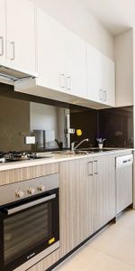 FULLY FURNISHED IMMACULATE APARTMENT IN BOX HILL - Photo 4