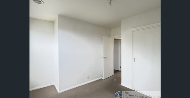 Modern Townhouse In Great Location - Photo 1