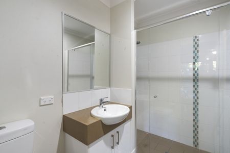 Modern Low-Maintenance Townhouse in Oxenford - Photo 4