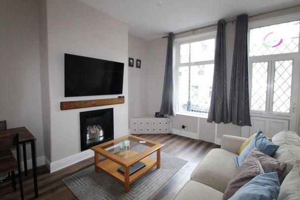 2 bedroom terraced house to rent - Photo 1