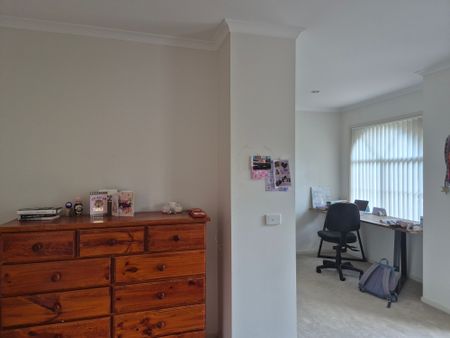 Oakleigh East - Photo 2