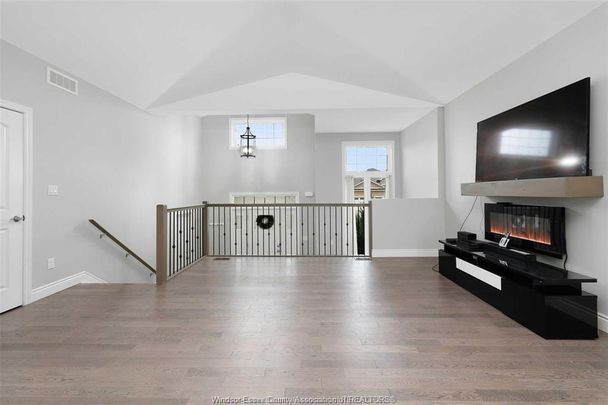 For Lease - 192 LENNOX Avenue, Essex, Ontario - Photo 1