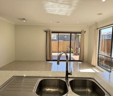 Spacious Family Living in a Convenient Cranbourne West Location - Photo 3