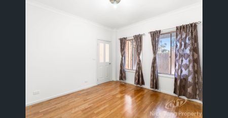 CAREFREE LIFESTYLE IN CENTRAL RINGWOOD - Photo 2