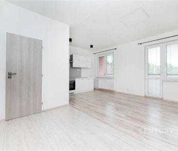 Podnájem rekonstruovaného bytu 1+kk s lodžií, ul. Slezská Třinec - Photo 4